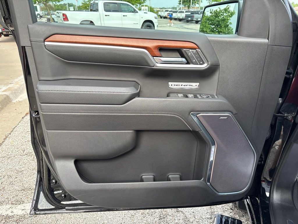2023 GMC Sierra 1500 4WD Crew Cab Short Box Denali