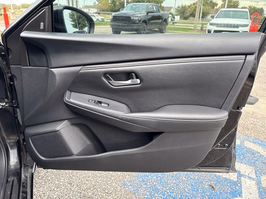 2023 Nissan Sentra SV Xtronic CVT