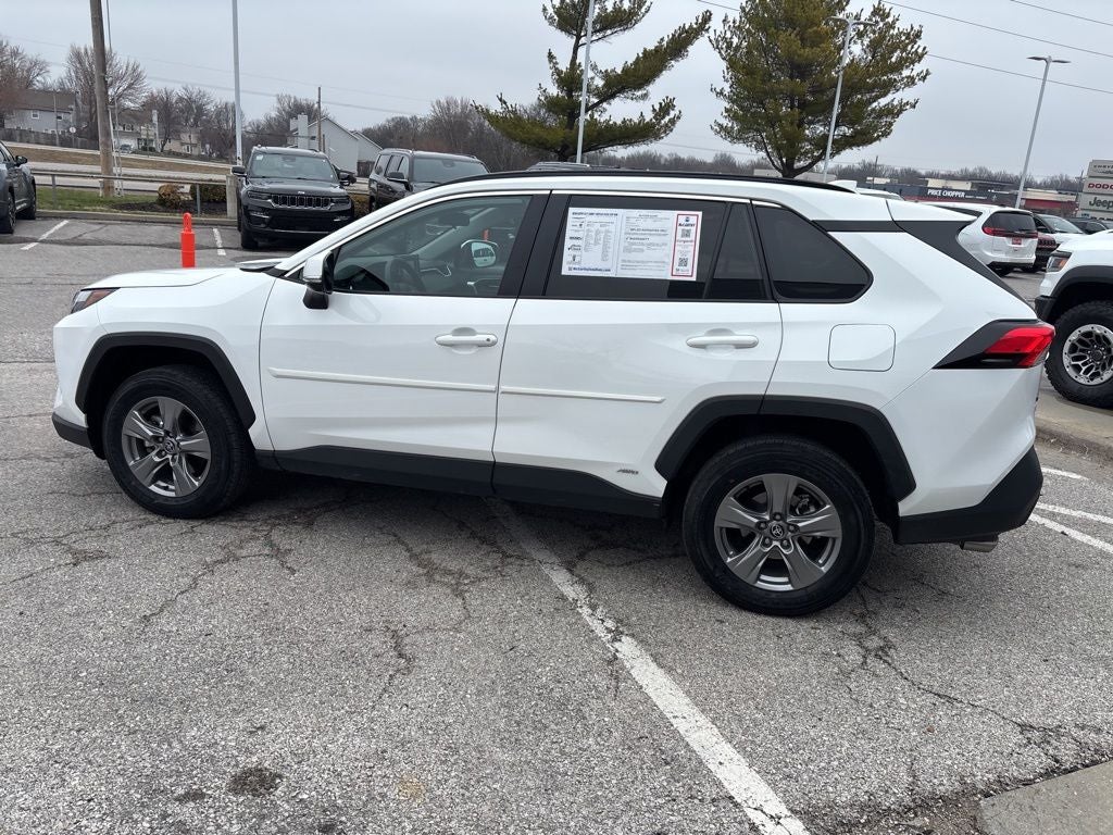 2022 Toyota RAV4 Hybrid XLE