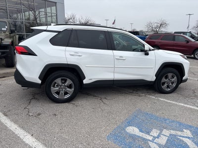 2022 Toyota RAV4 Hybrid XLE