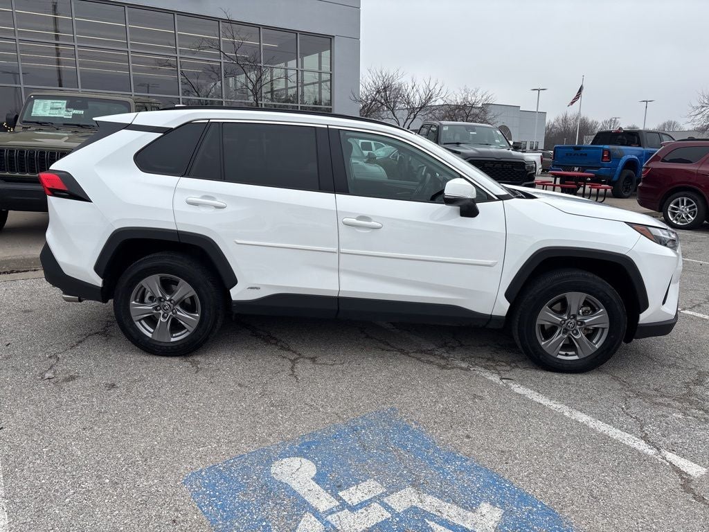 2022 Toyota RAV4 Hybrid XLE