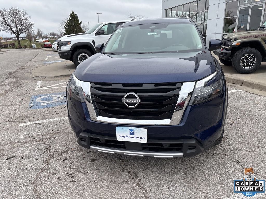 2025 Nissan Pathfinder SL