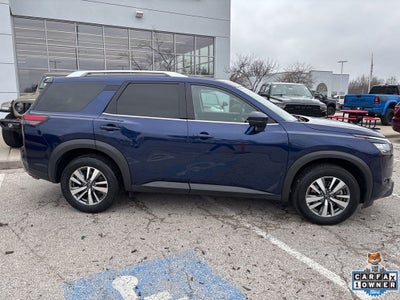 2025 Nissan Pathfinder SL