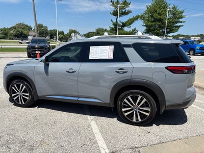 2023 Nissan Pathfinder Platinum 4WD