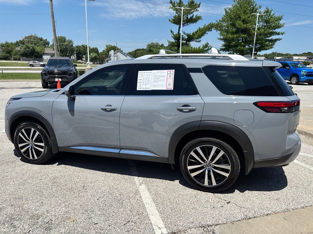 2023 Nissan Pathfinder Platinum 4WD