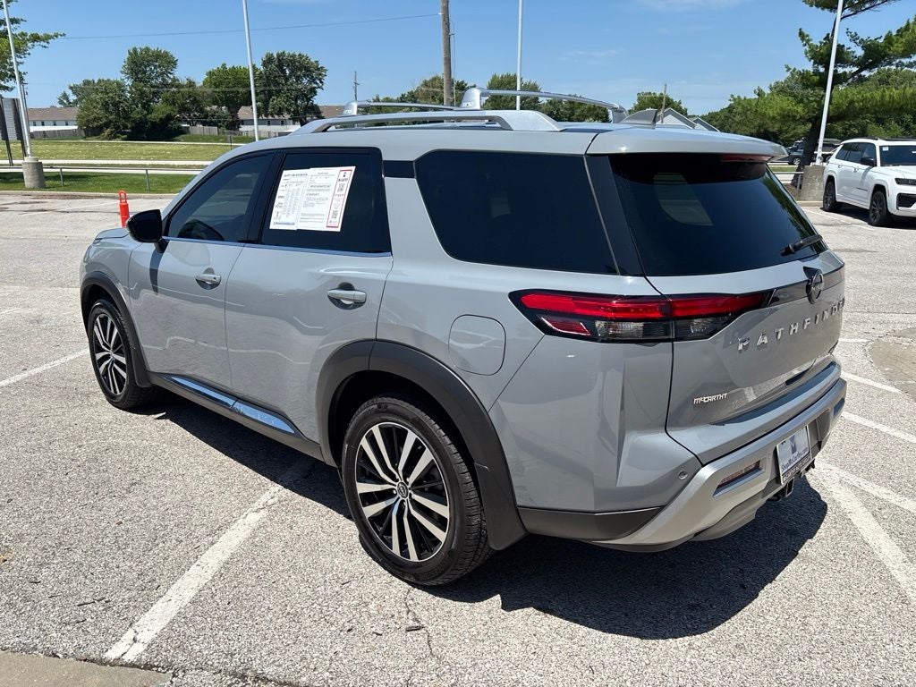2023 Nissan Pathfinder Platinum 4WD
