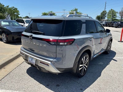 2023 Nissan Pathfinder Platinum 4WD