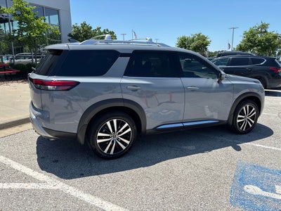 2023 Nissan Pathfinder Platinum 4WD