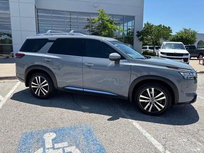 2023 Nissan Pathfinder Platinum 4WD