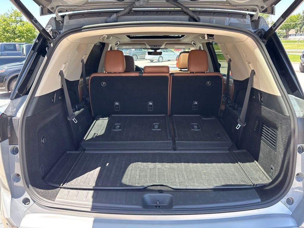 2023 Nissan Pathfinder Platinum 4WD