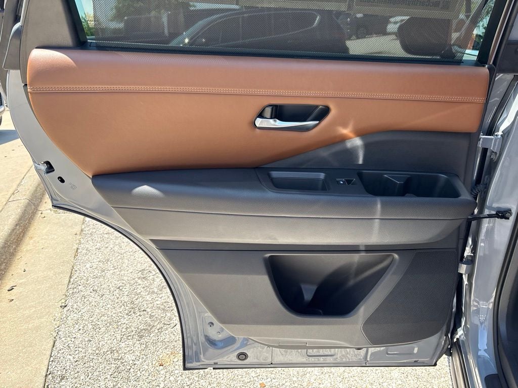 2023 Nissan Pathfinder Platinum 4WD