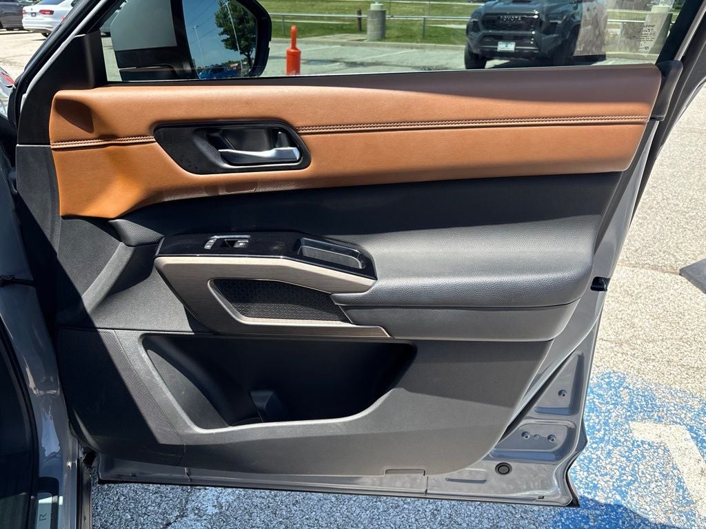 2023 Nissan Pathfinder Platinum 4WD