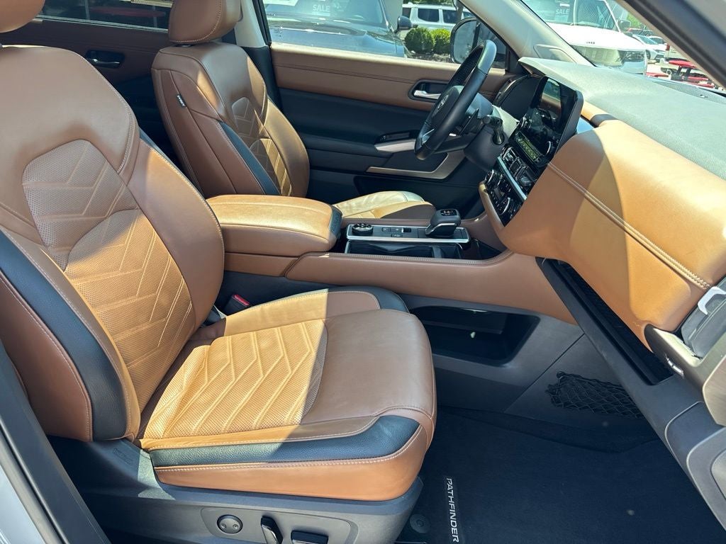 2023 Nissan Pathfinder Platinum 4WD