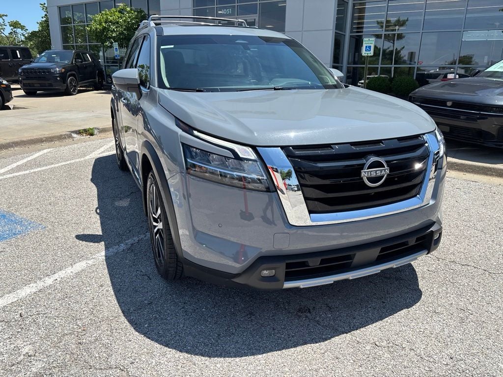2023 Nissan Pathfinder Platinum 4WD