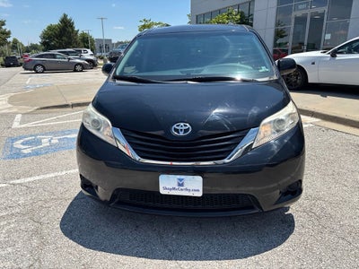 2017 Toyota Sienna LE 8 Passenger