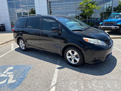 2017 Toyota Sienna LE 8 Passenger