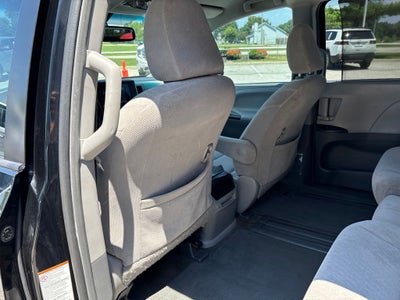 2017 Toyota Sienna LE 8 Passenger