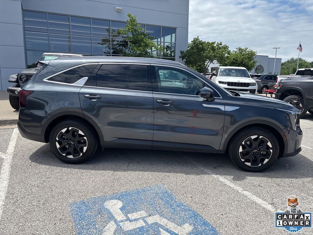 2024 Kia Sorento S