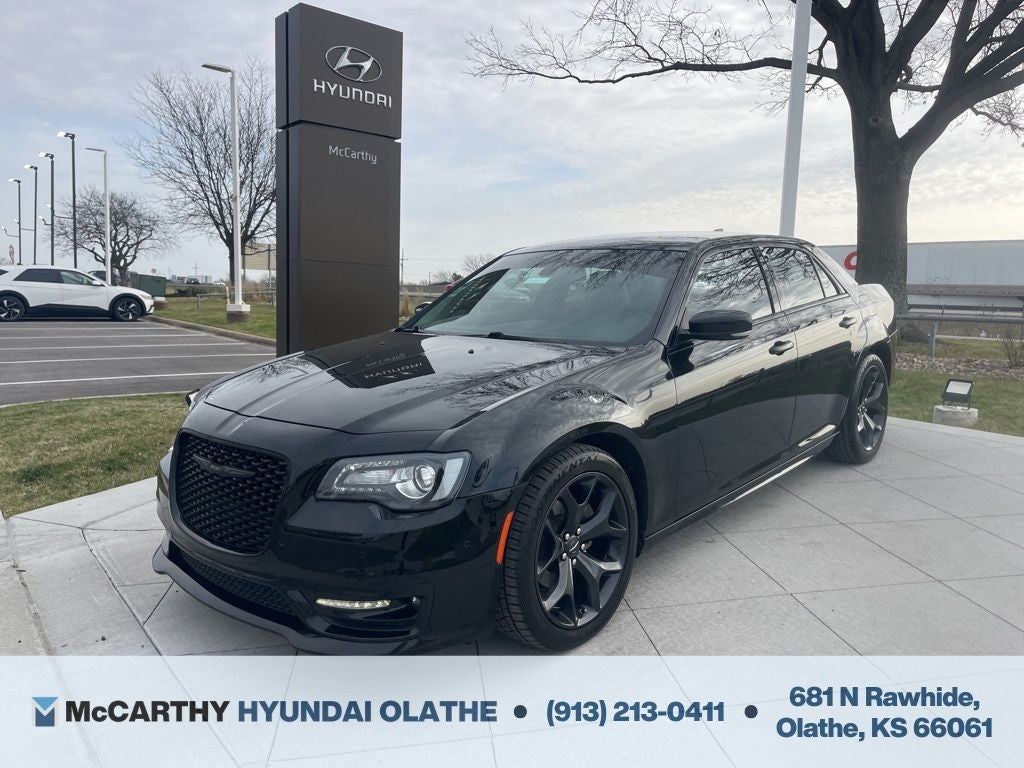 2022 Chrysler 300 Touring
