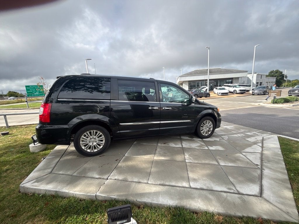 2016 Chrysler Town & Country Limited