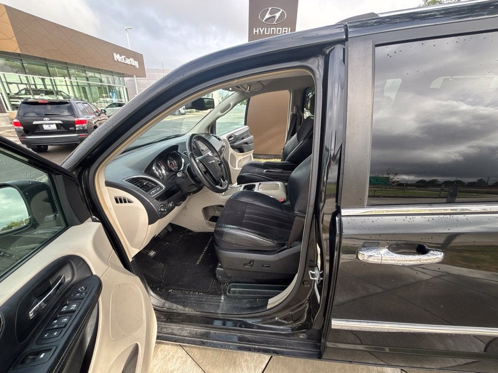 2016 Chrysler Town & Country Limited