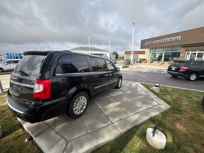 2016 Chrysler Town & Country Limited