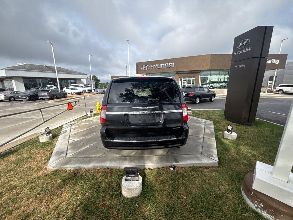 2016 Chrysler Town & Country Limited