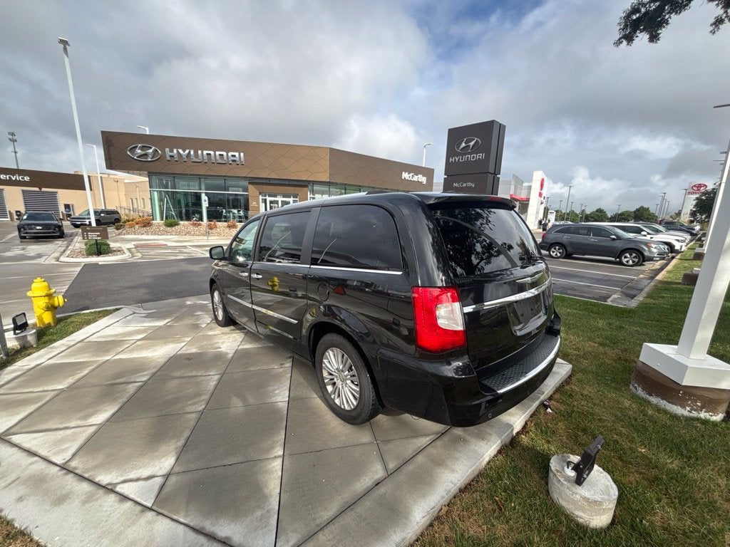 2016 Chrysler Town & Country Limited