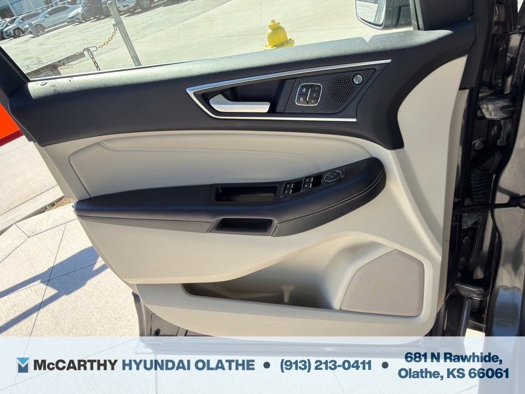 2020 Ford Edge Titanium