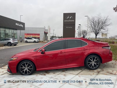 2022 Toyota Camry SE