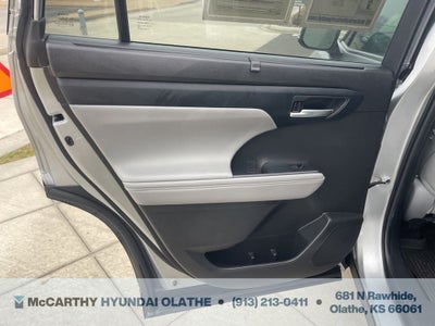 2022 Toyota Highlander Hybrid XLE