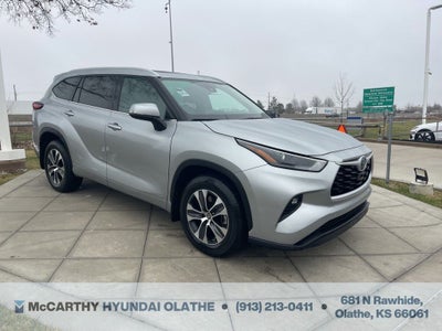 2022 Toyota Highlander Hybrid XLE