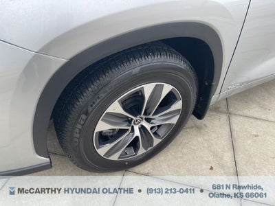 2022 Toyota Highlander Hybrid XLE