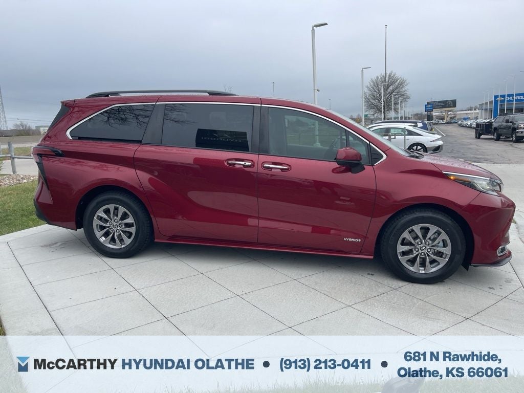 2021 Toyota Sienna XLE 7 Passenger