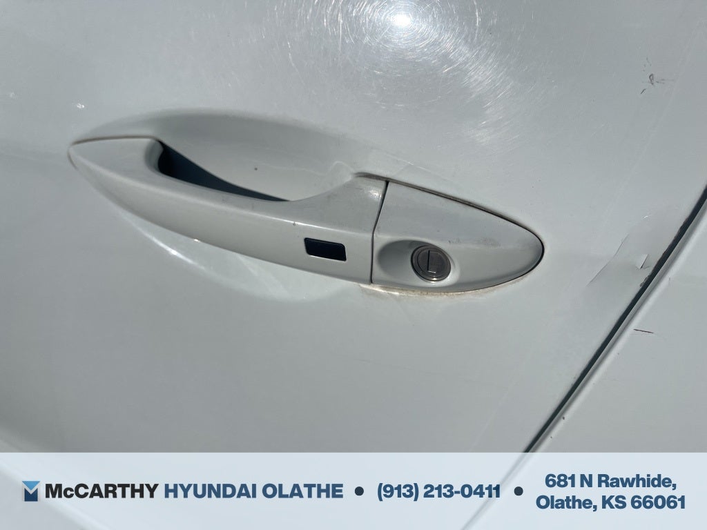 2013 Hyundai Veloster Base w/Black