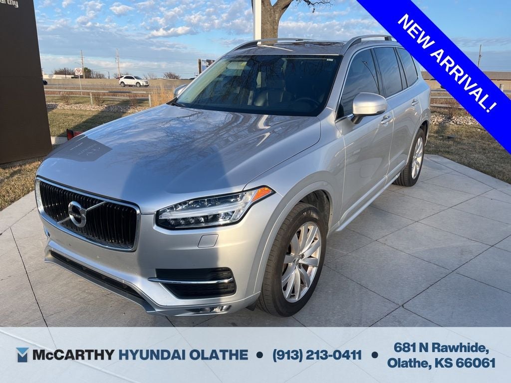 2016 Volvo XC90 T6 Momentum