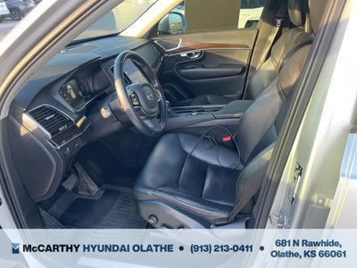 2016 Volvo XC90 T6 Momentum