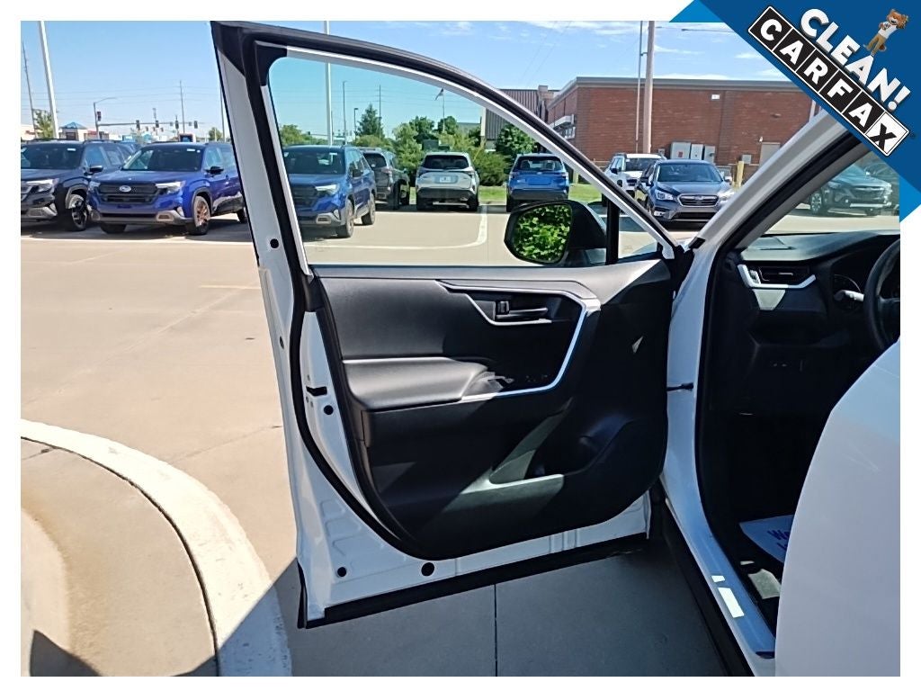 2022 Toyota RAV4 LE