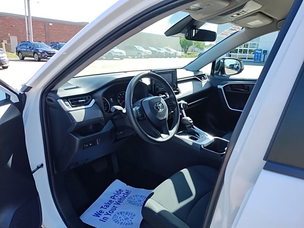 2022 Toyota RAV4 LE