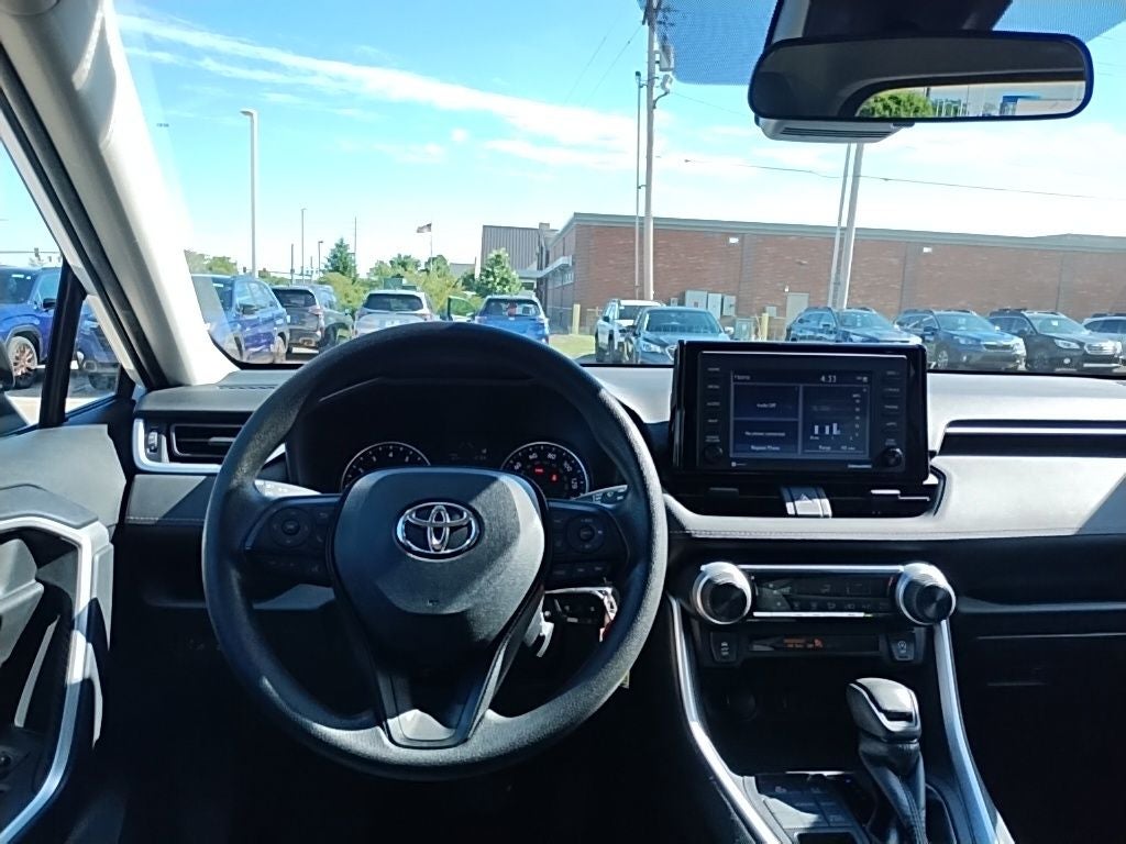 2022 Toyota RAV4 LE