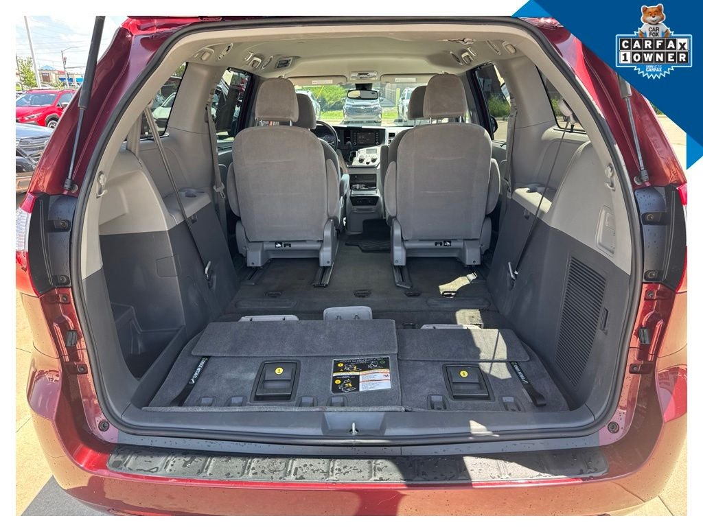 2018 Toyota Sienna LE 7 Passenger