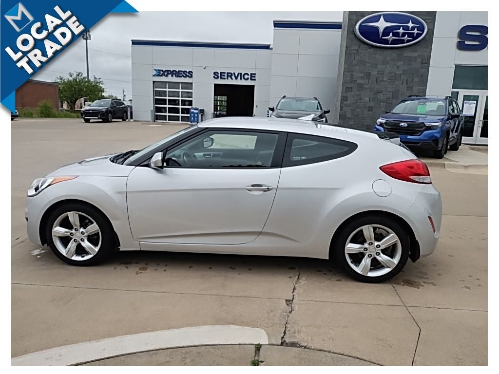 2012 Hyundai Veloster Base w/Black