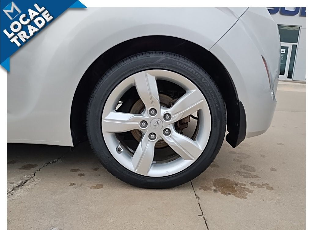 2012 Hyundai Veloster Base w/Black