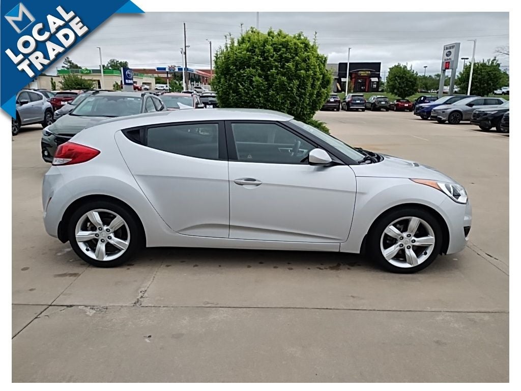 2012 Hyundai Veloster Base w/Black