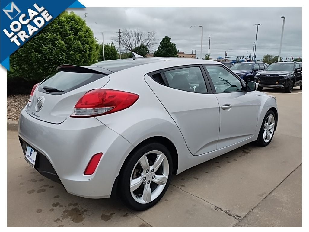 2012 Hyundai Veloster Base w/Black