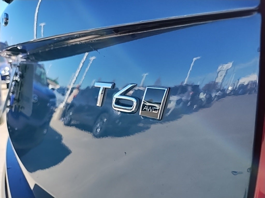 2022 Volvo XC90 T6 Momentum