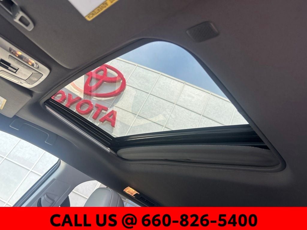 2023 Toyota Sienna XSE 8 Passenger