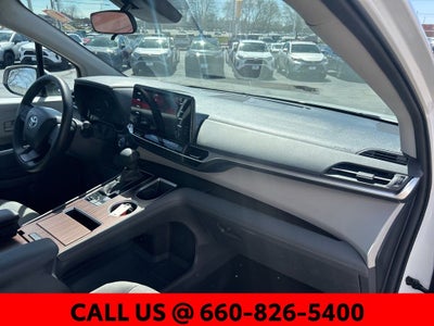 2024 Toyota Sienna LE 8 Passenger