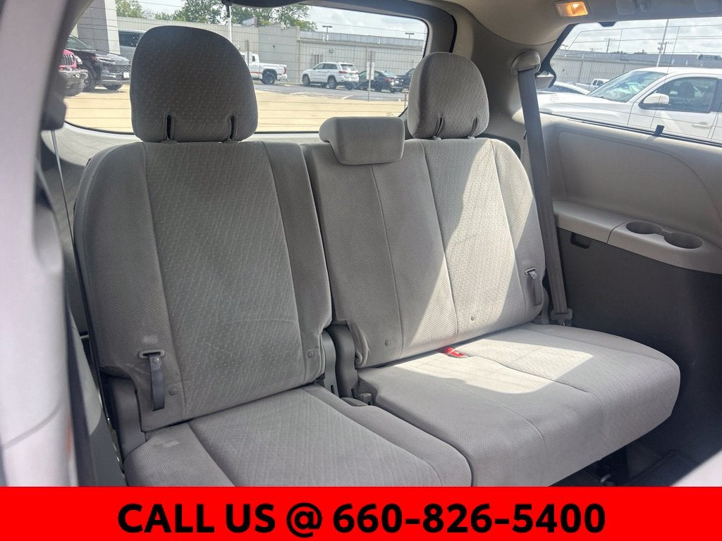 2017 Toyota Sienna LE 8 Passenger