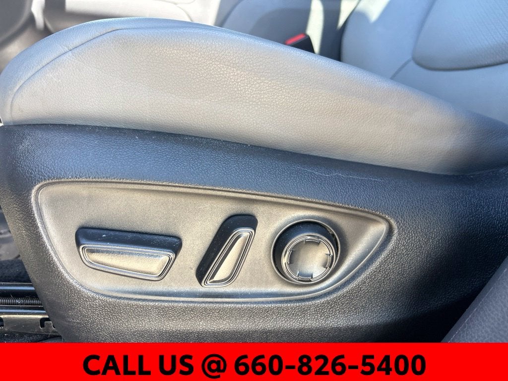 2023 Toyota Sienna XLE 8 Passenger